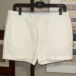 GAP Women's white Shorts